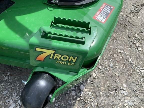 John Deere Z930M Spakstyrte gressklippere