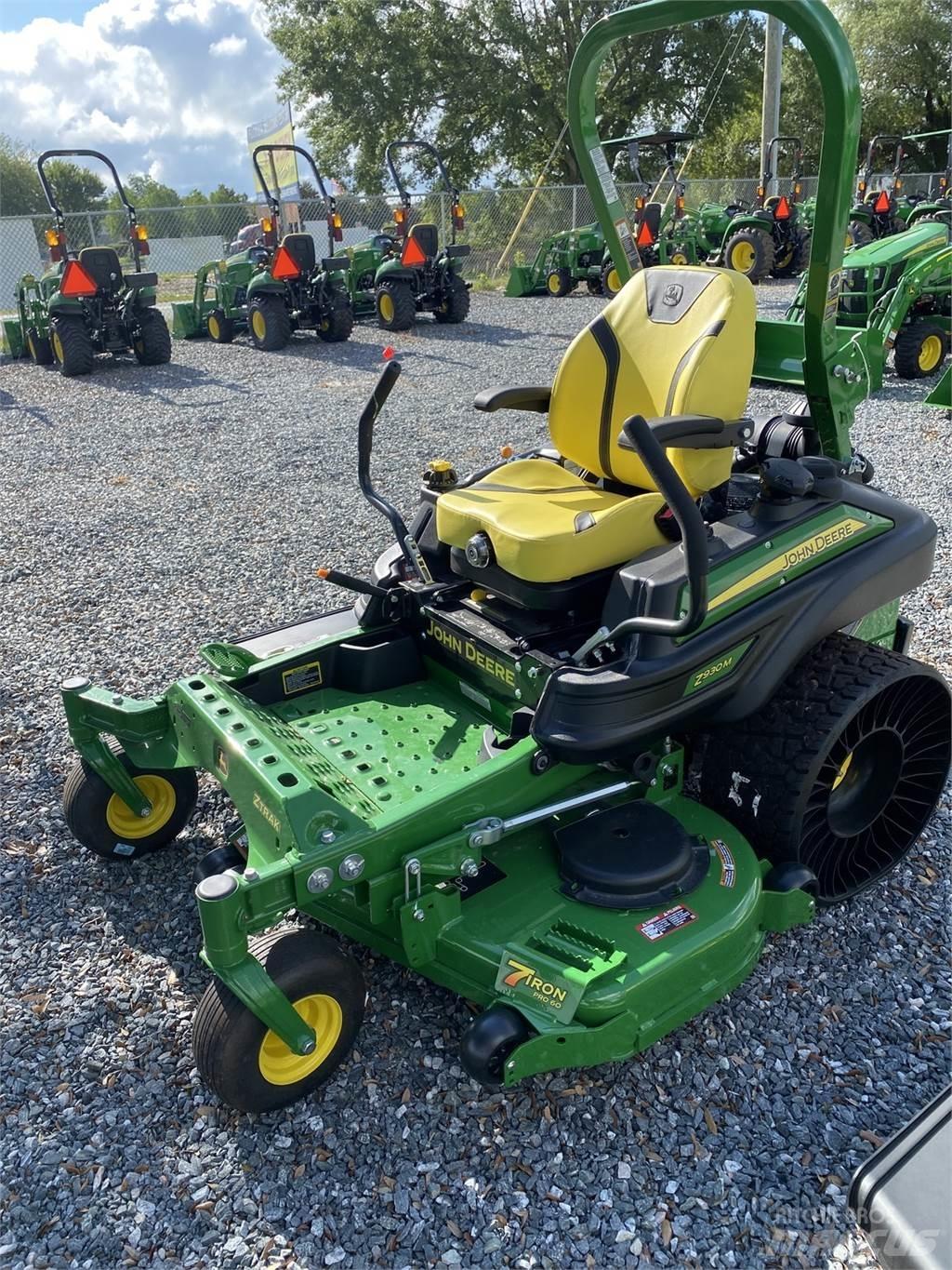 John Deere Z930M Spakstyrte gressklippere