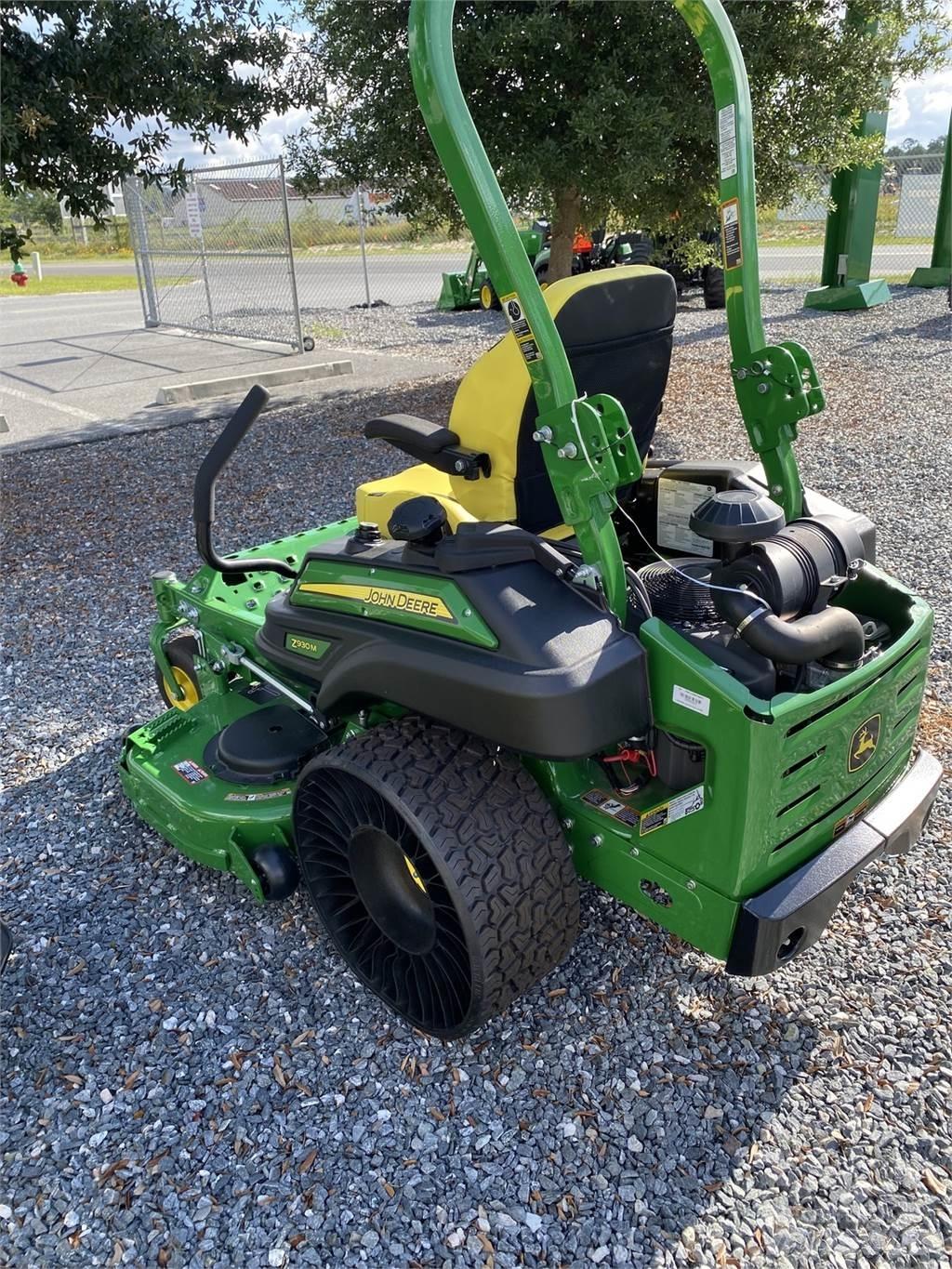 John Deere Z930M Spakstyrte gressklippere