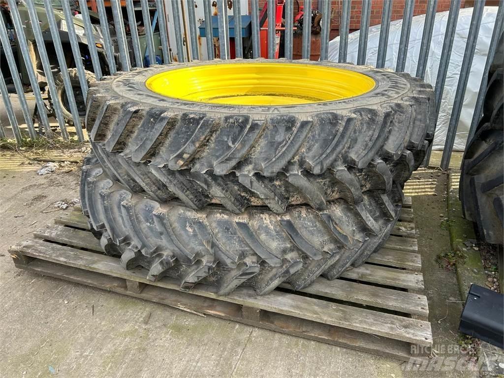  Row Crop Tyres Dekk, hjul og felger