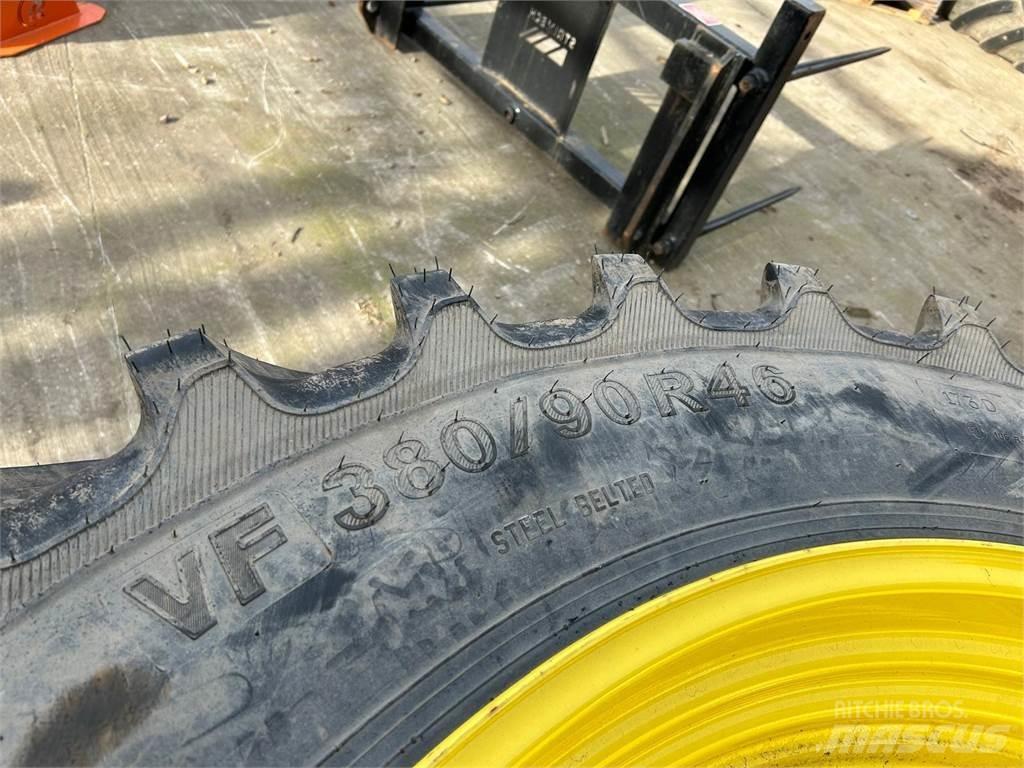  Row Crop Tyres Dekk, hjul og felger