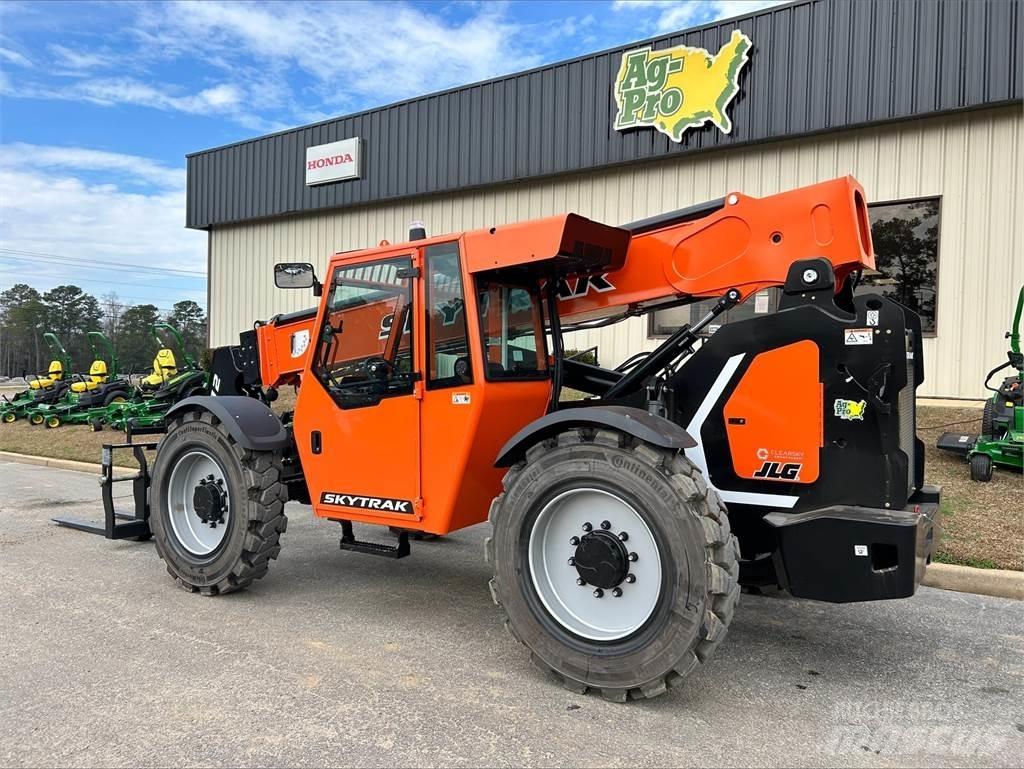 SkyTrak 8042 Teleskoplastere