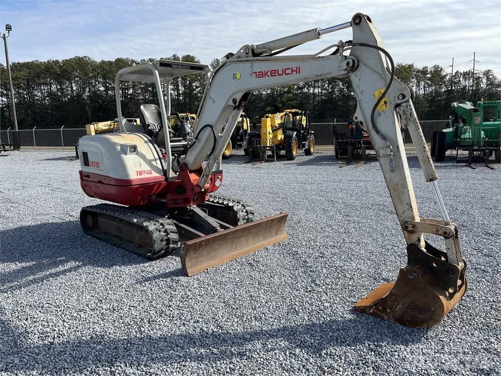 Takeuchi TB240 Beltegraver