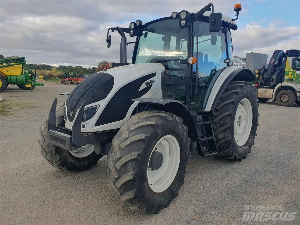 Valtra A104 Traktorer