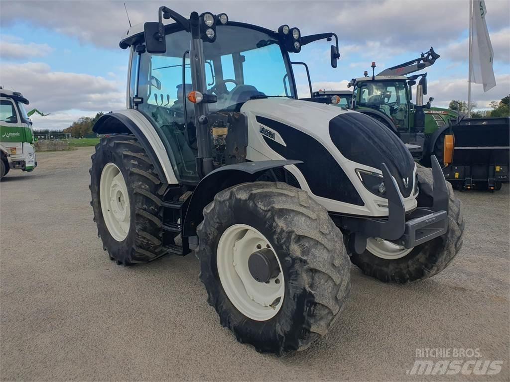 Valtra A104 Traktorer