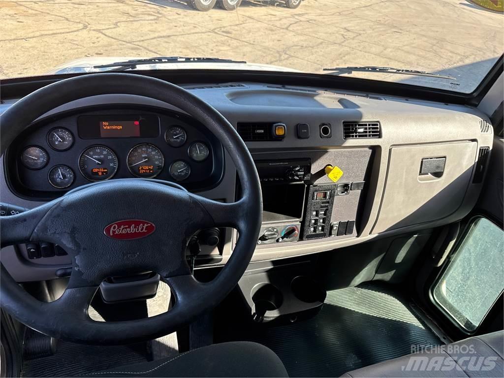 Peterbilt 337 Skapbiler