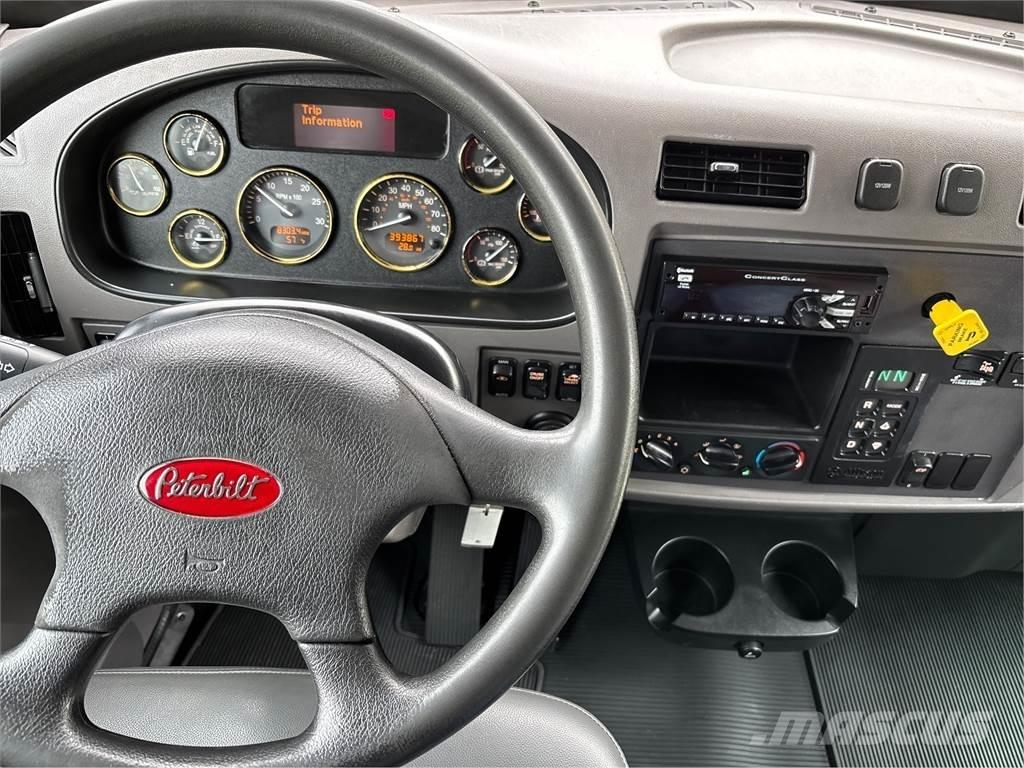 Peterbilt 348 Skapbiler