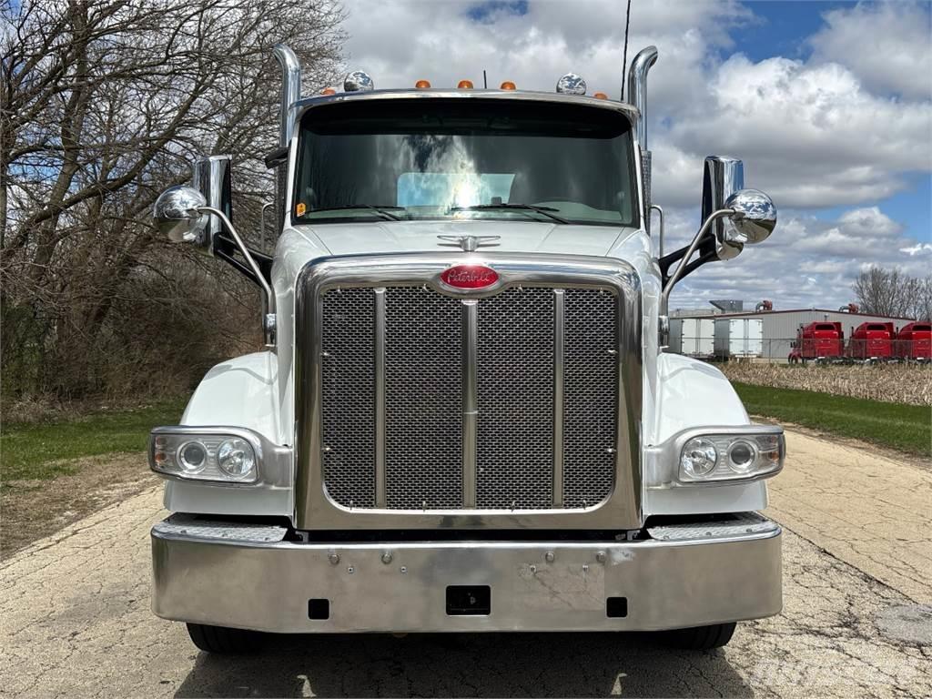 Peterbilt 567 Trekkvogner