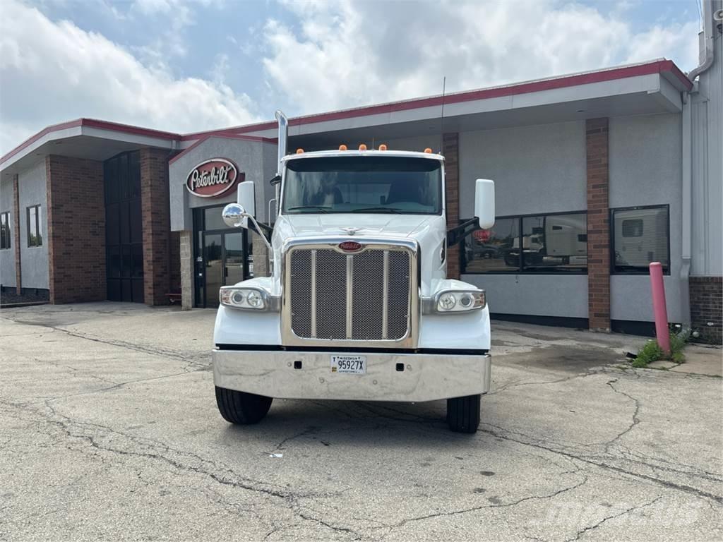 Peterbilt 567 Trekkvogner