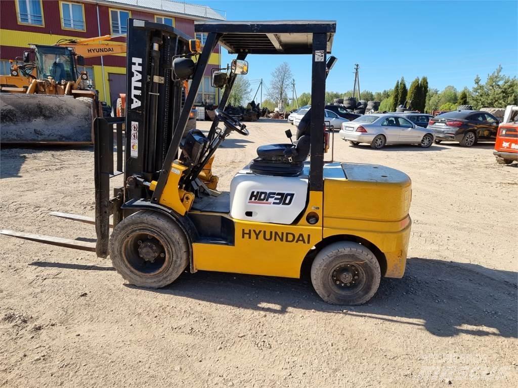 Hyundai Halla HDF30 Diesel Trucker