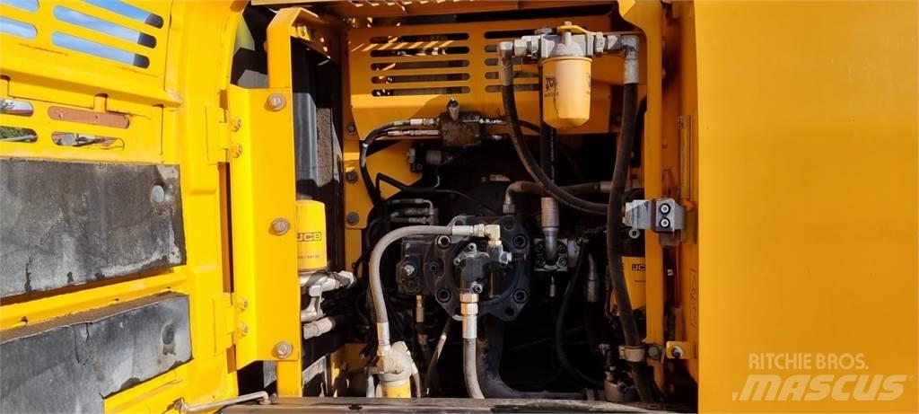 JCB JS220LC Plus + Beltegraver