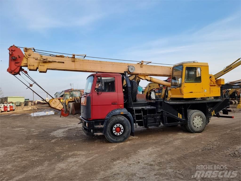 MAZ 533731 Allterreng kraner