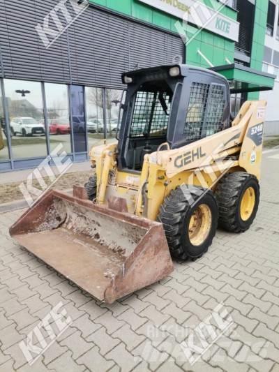 Gehl 5240 Frontlastere og graveredskap