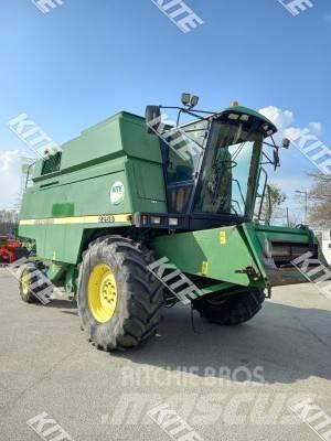 John Deere 2256 2WD Skurtreskere