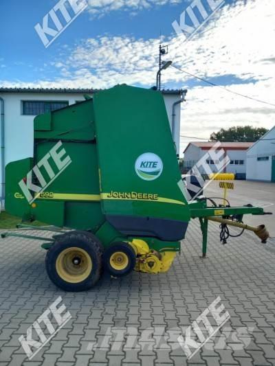 John Deere 592 Rundballepresser