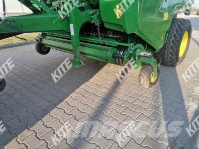 John Deere V451 R Rundballepresser