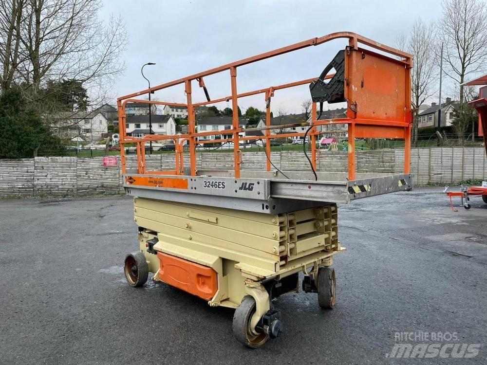 JLG 3246ES Sakselifter