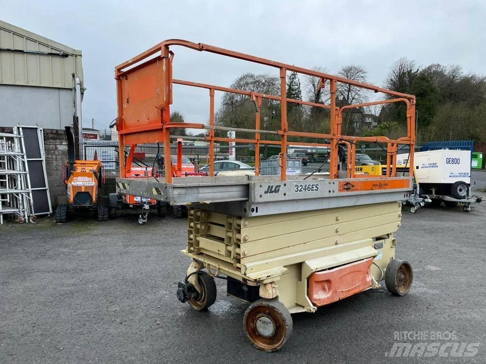 JLG 3246ES Sakselifter