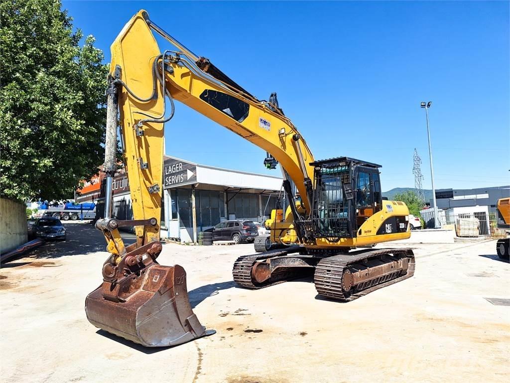 CAT 323D Beltegraver