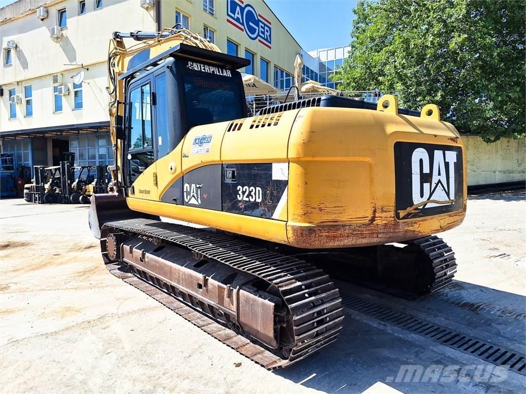 CAT 323D Beltegraver