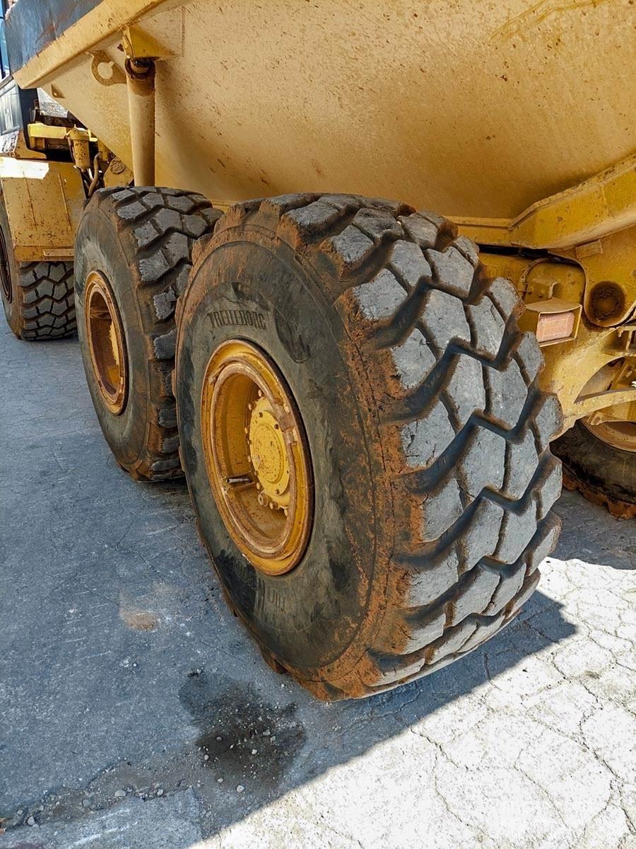 CAT D250E Rammestyrte Dumpere