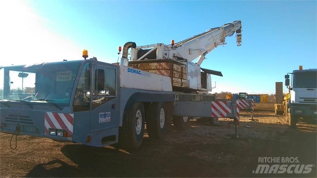 Demag AC 180 Røff terreng kraner