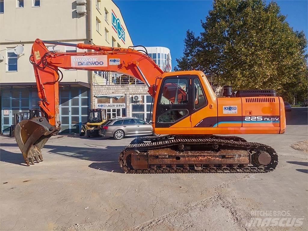 Doosan SOLAR 225NLC-V Beltegraver