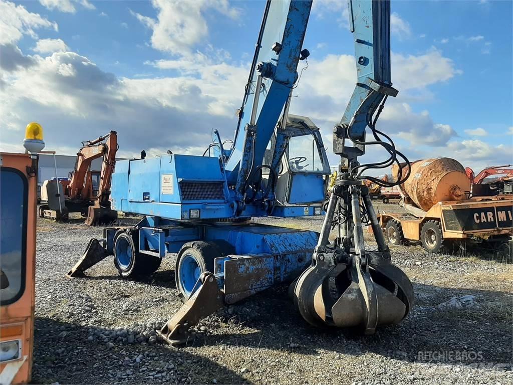 Fuchs F 713,3M Gravemaskiner for avfallshåndtering