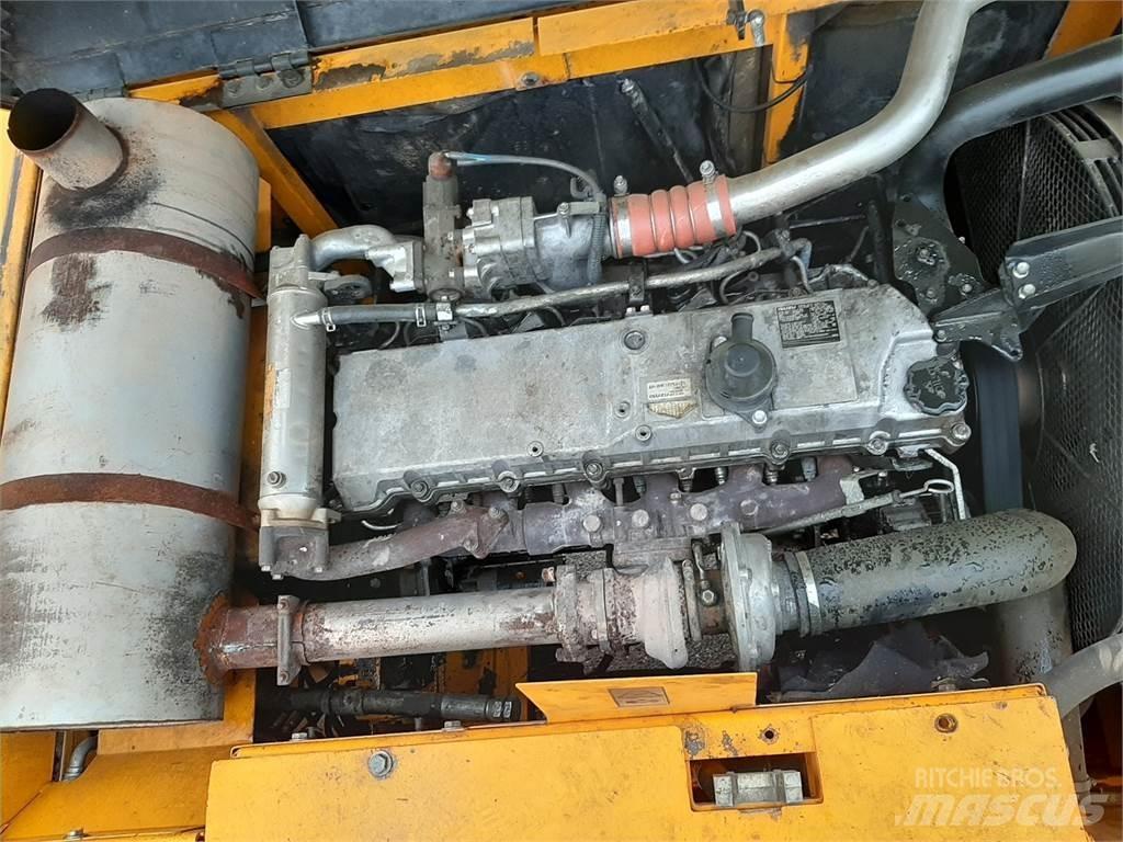 JCB JS330NL Beltegraver
