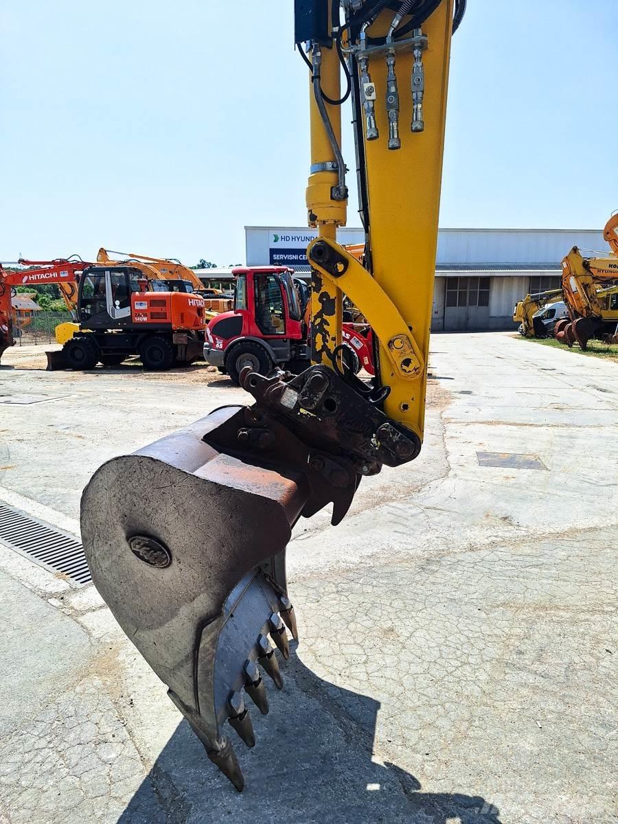 Komatsu PW118MR-8 Hjulgravere