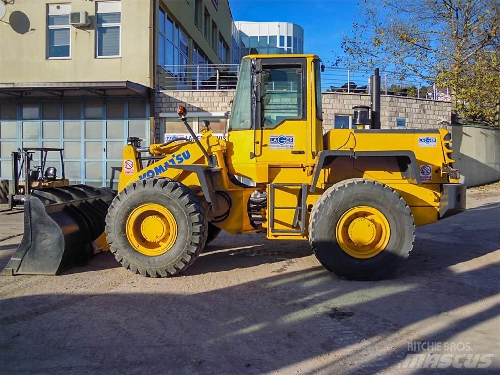 Komatsu WA270 Hjullastere