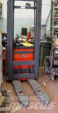 Linde L10 Lavtløftende truck
