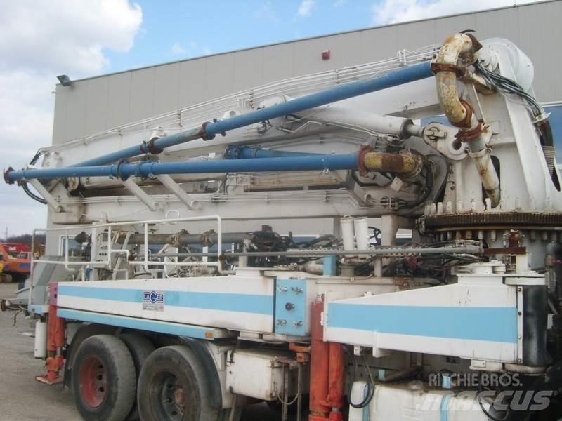 Mercedes-Benz 2422 Betongpumpe biler
