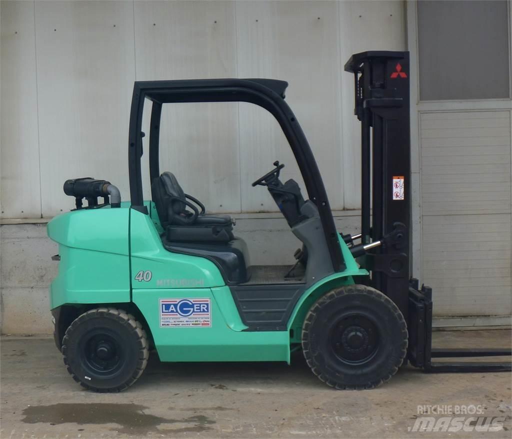 Mitsubishi FD40N Diesel Trucker