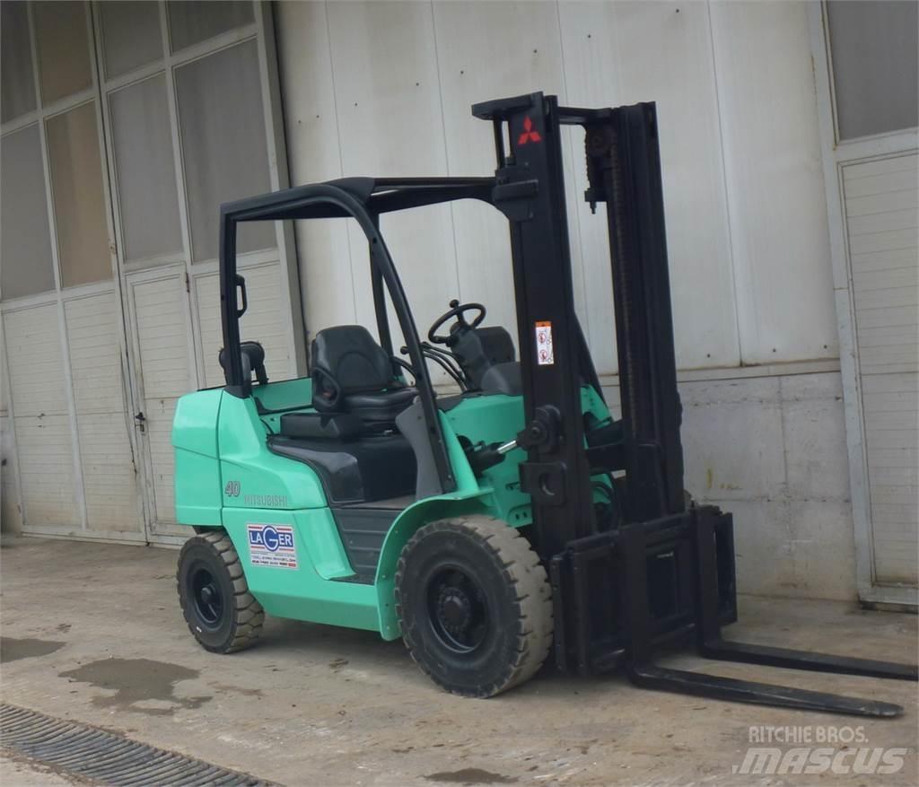 Mitsubishi FD40N Diesel Trucker