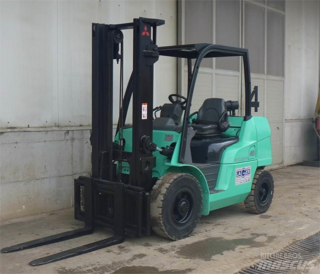 Mitsubishi FD40N Diesel Trucker