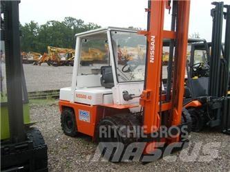 Nissan 40 Diesel Trucker