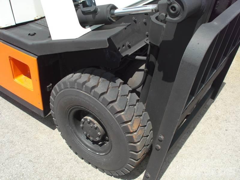 Nissan H01A15 Propan trucker