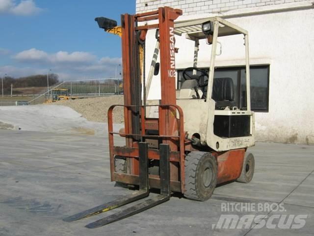 Nissan M01L15 Elektriske trucker
