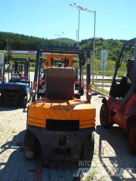 Toyota 80-5FDL25 Diesel Trucker
