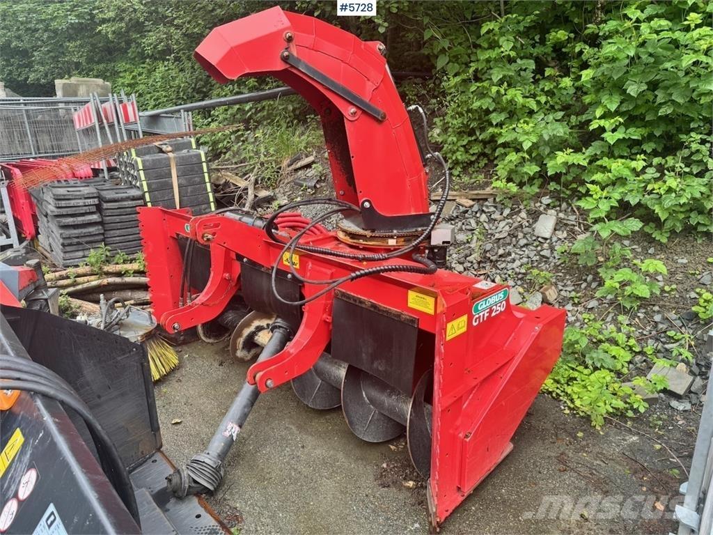 Globus GTF 250-19 Snøploger- og skjær