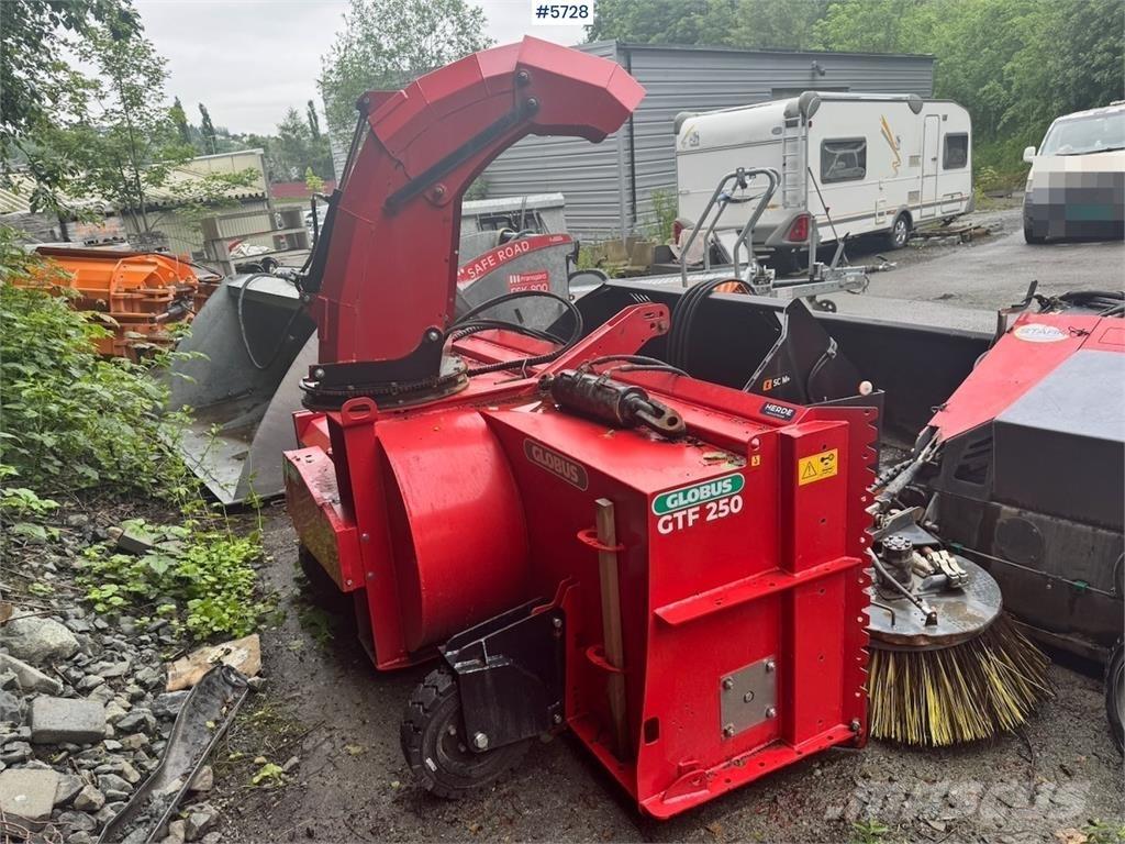 Globus GTF 250-19 Snøploger- og skjær