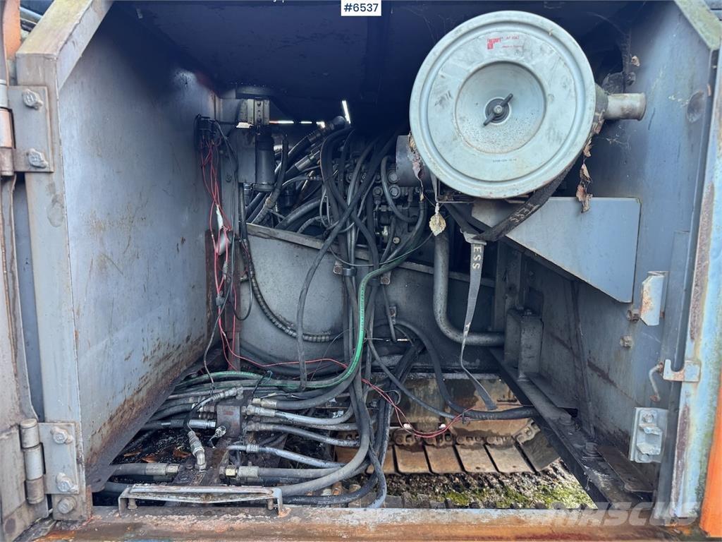 Hitachi EX 200-2. Beltegraver