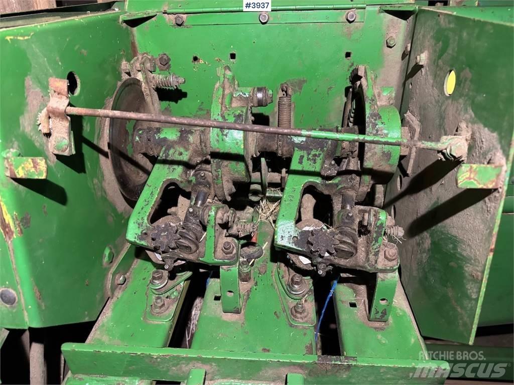 John Deere 332 A Andre gressmaskiner