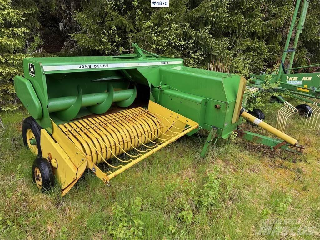 John Deere 332 A Andre gressmaskiner