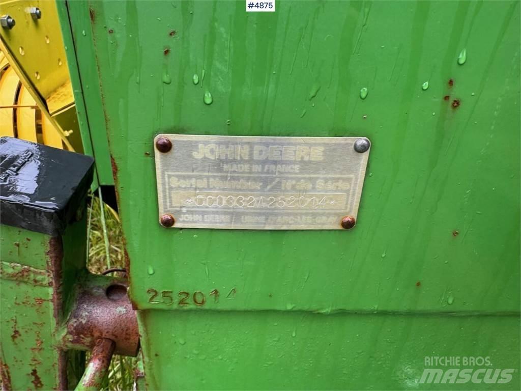 John Deere 332 A Andre gressmaskiner
