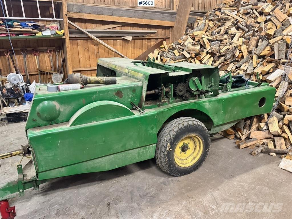 John Deere 342 Andre gressmaskiner