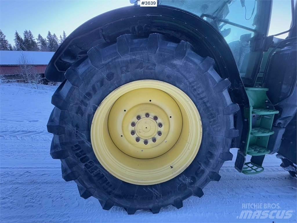 John Deere 6215R Traktorer