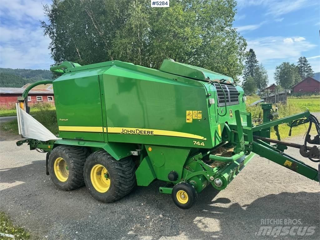 John Deere 744 Andre gressmaskiner