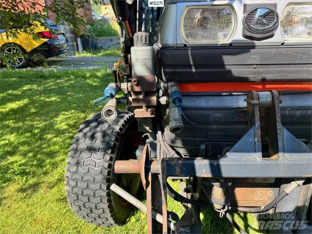 Kubota STA-35 Traktorer